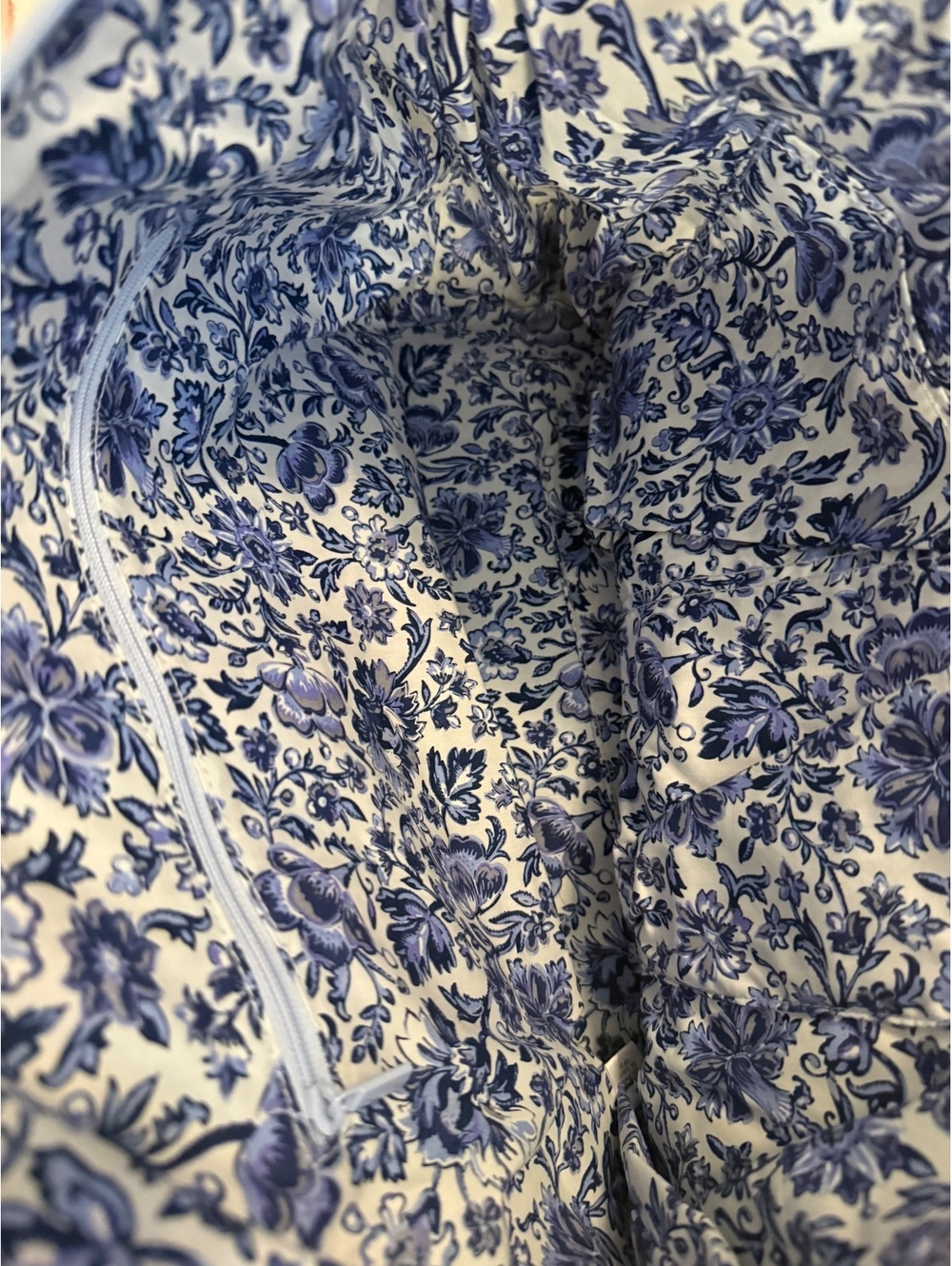 Vera Bradley Quilted Tote Bag with Shoulder Strap and Blue Floral Lined - Picture 4 of 5